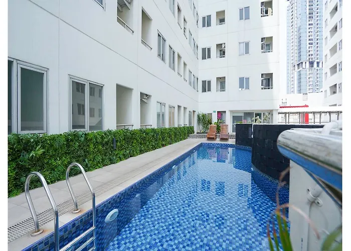 Vaccinated Staff - OYO Flagship 2261 Pp Properti Pavilion PermataHotel Surabaya